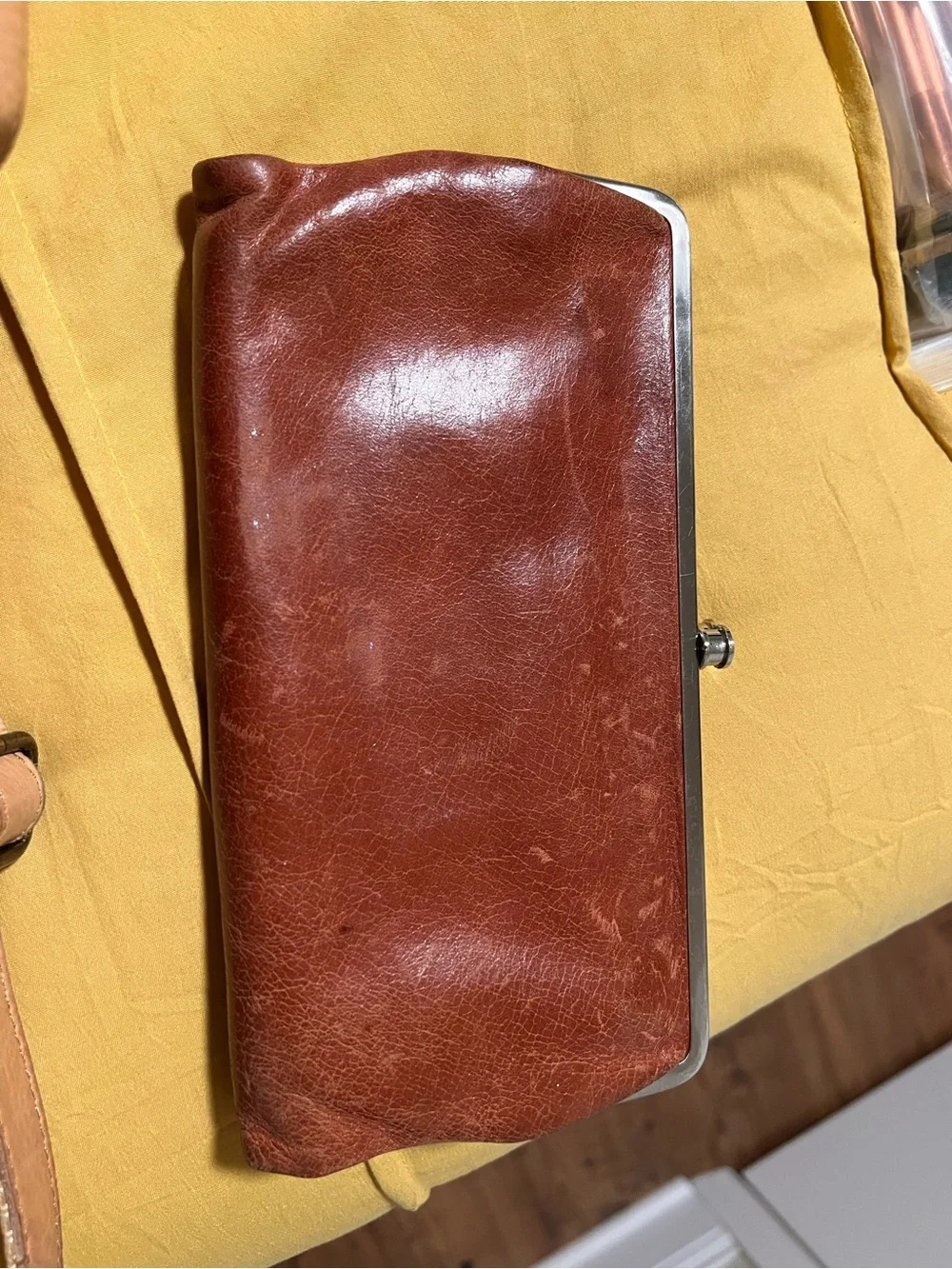 HOBO sleek brown